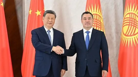 独家：机友续篇淡云孤雁映寒日，暮色天边红霞绚